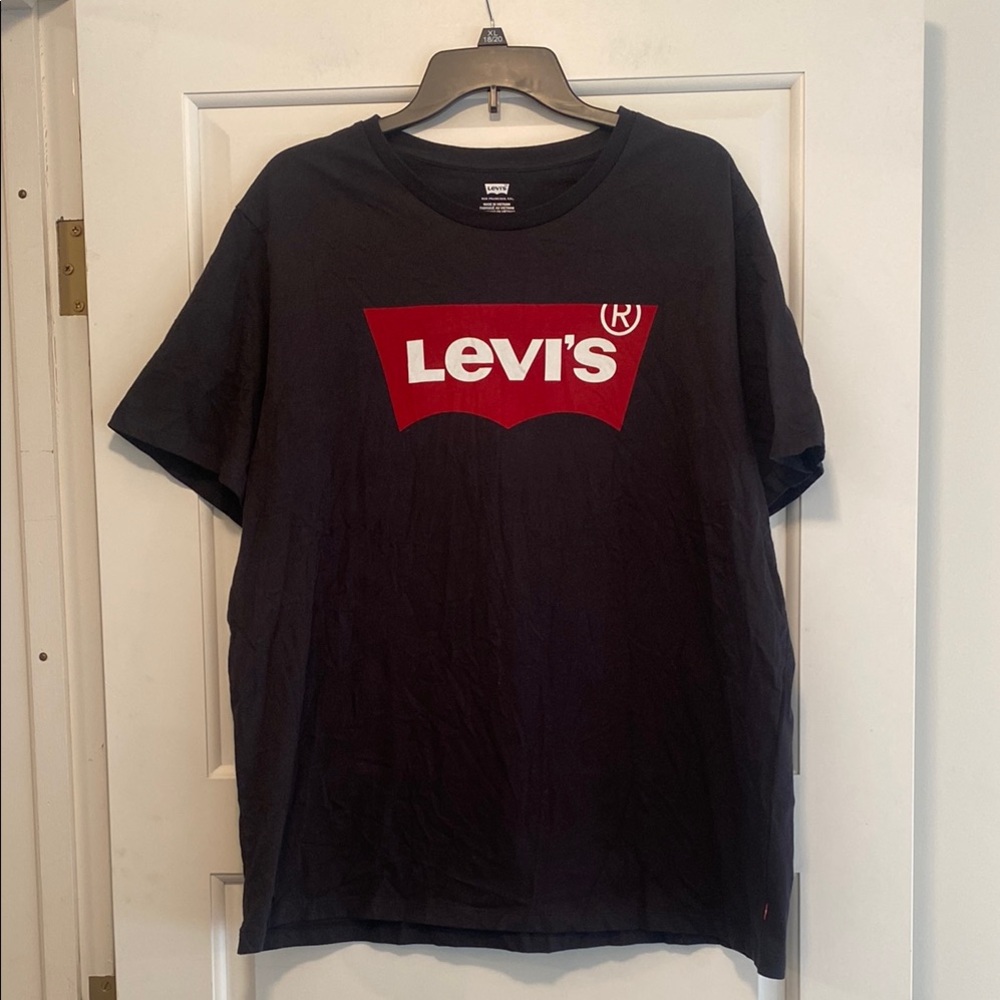 Levi's Black T-Shirt